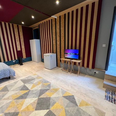 Newly Built Large Garden Ensuite Guest Studio Borehamwood Exterior foto